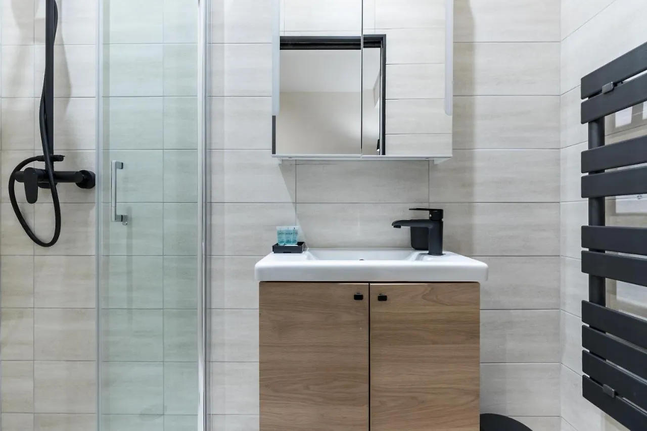 Hsh Parmentier-couronnes I Design 6p-2br Paris